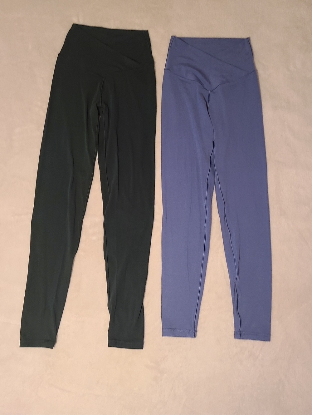 Offline Real Me 7/8 High-Waisted V-Crossover Leggings Dark Green Periwinkle S